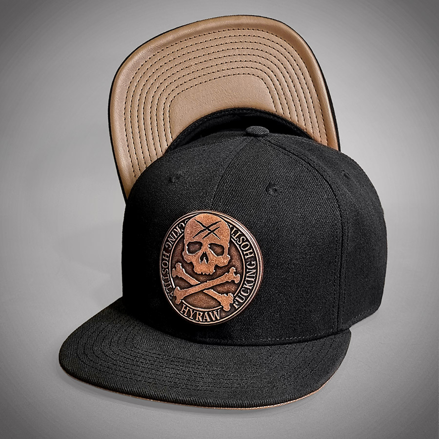 CASQUETTE SNAPBACK METAL BADGE