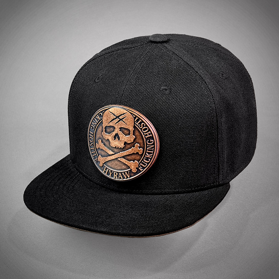 CASQUETTE SNAPBACK METAL BADGE