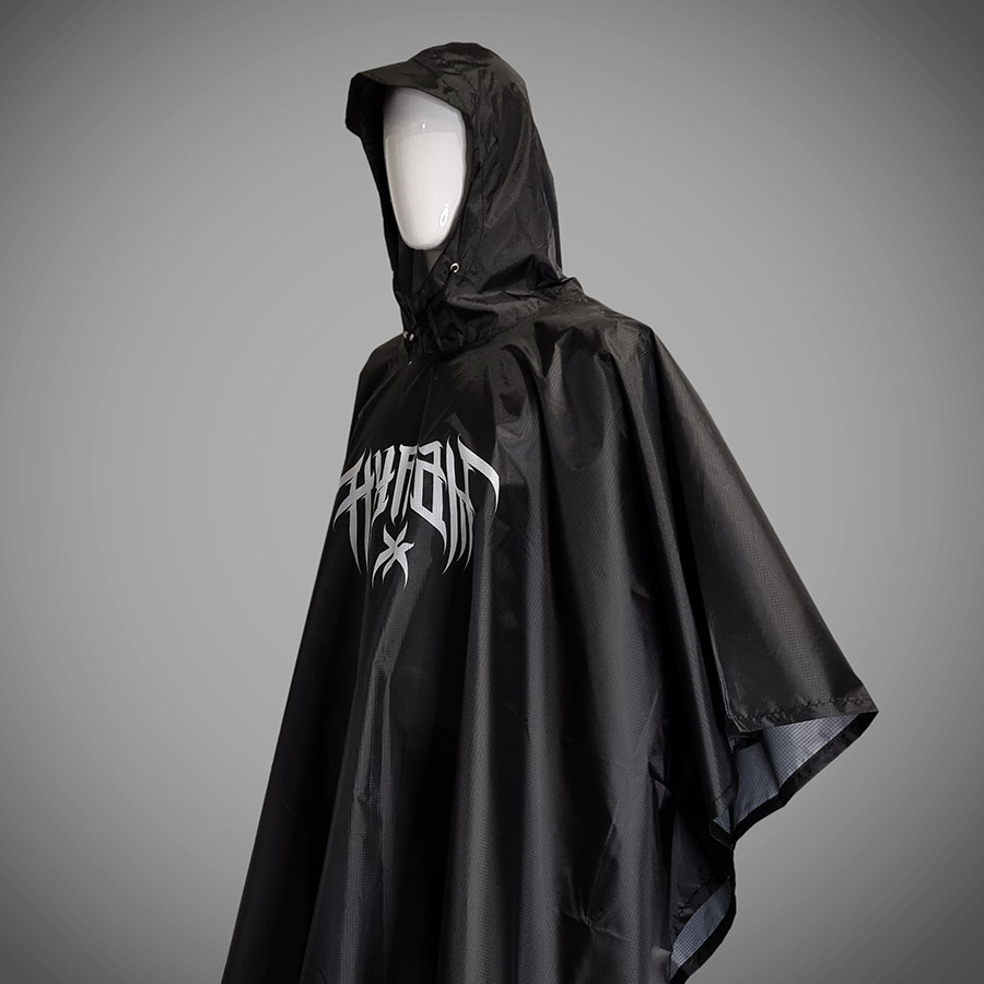 PONCHO BLACK BLAZON